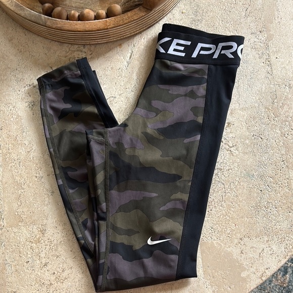 Nike Pants - Nike Pro dri-fit camo Leggings LIKE NEW!